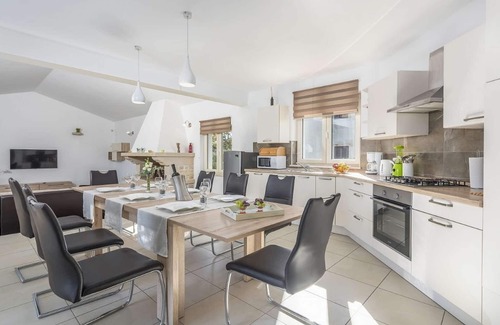 Vizinada Villa | Villa with Scenic Views and Private Pool in Vižinada