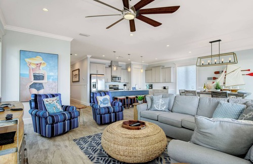 Bradenton Beach House | Impressive Waterfront Home with Pool, Spa & Rooftop Access