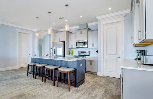 Bradenton Beach House | Impressive Waterfront Home with Pool, Spa & Rooftop Access