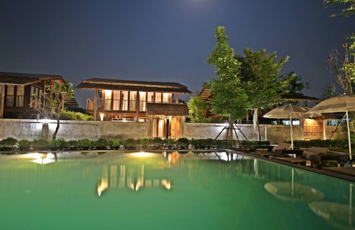 Hin Lek Fai Villa | Cozy Teak Wood Villa with Ocean View and Private Pool