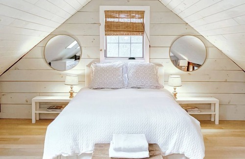 Round Top Other | Renovated 150-Year-Old Farmhouse with Hot Tub & Spa