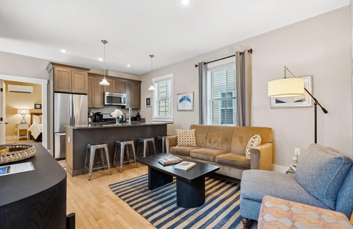 West End Condo | Renovated 2-Condo Property in the West End - Walk Everywhere