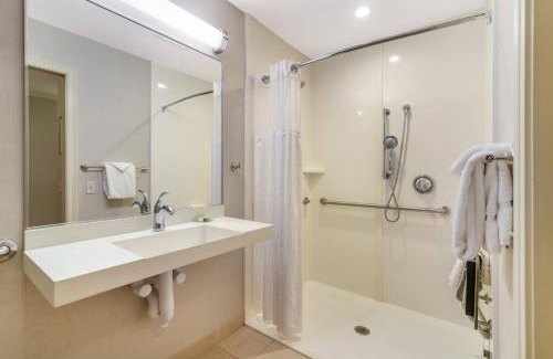 Ogunquit Hotel | Enjoy Oceanfront Comfort at Gorges Grant Hotel