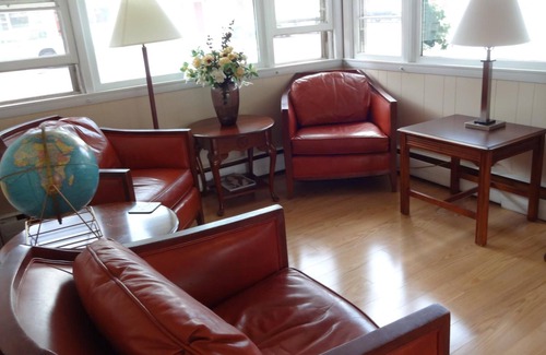 Upper Village Hotel | Comfortable Gorham Motor Inn: Family-Friendly with Pool