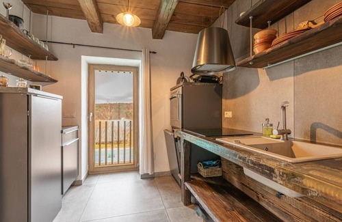 Gornji Petrovci Apartment | Discover Goricke Ize: Pet-Friendly Stay with Pool Access