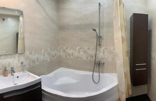 Kaliningrad Apartment | Gorkogo 96 Comfort - Budget-Friendly Stay with Great Reviews