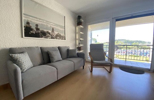 Gorliz Apartment | Relax at Gorliz Beach House - Family-Friendly Retreat