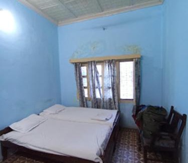 Mathura Hotel | Goroomgo Agra Hotel Mathura Near Yamuna River
