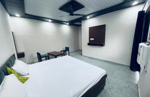 Ayodhya Hotel | Experience Goroomgo Ayodhya Dham Guest House with Top Ratings