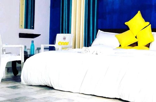 Mandore Hotel | Discover Goroomgo Devmahal Jodhpur with Family-Friendly Amenities