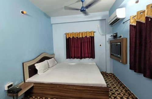 Tarapith Hotel | Budget-Friendly Stay at Goroomgo Gurukul Tarapith Kolkata