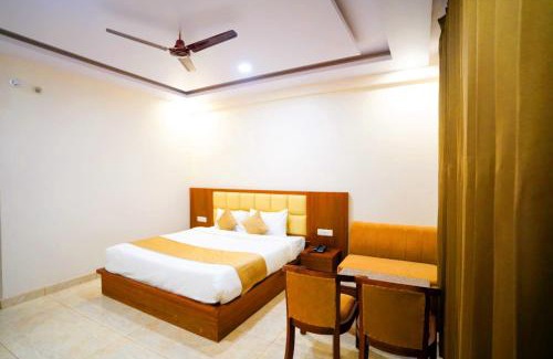 Mohangarh Hotel | Goroomgo Hotel Shanta Inn Lucknow- Couple Friendly - Excellent Customer Service