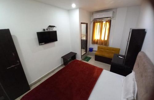 Mohangarh Hotel | Goroomgo Metro Regency Charbagh, Lucknow Near Railway Station 950m - Fully-Air-Conditioned Hotel at Prime Location, "Best Customer Service Experience"