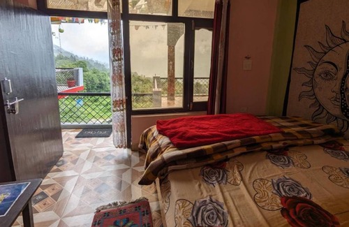 Munsyari Hotel | Budget-Friendly Goroomgo Mount Kailash Homestay in Munsyari