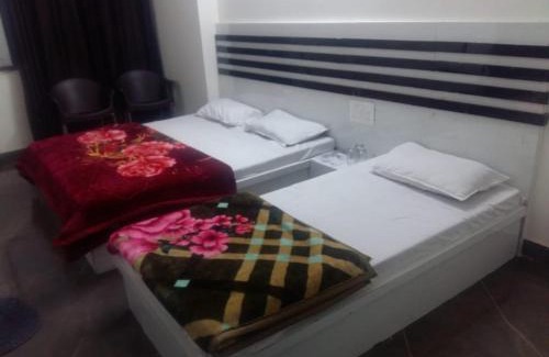 Shivalik Nagar Hotel | Goroomgo Shiva Palace Haridwar: Family-Friendly Getaway