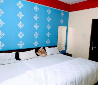 Varanasi Hotel | Top-Rated GRG Shivay Guest House with Family-Friendly Amenities