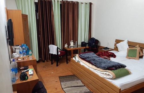 Munsyari Hotel | Goroomgo Vijay Mount View Resort Munsyari