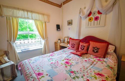 Gwynedd- Snowdonia House | Gorphwysfa House B & B: Guest Rated 9.2 with Breakfast