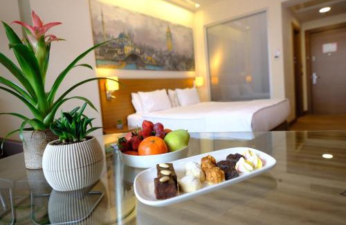 Bahcelievler Hotel | Elegant Gorrion Hotel Istanbul with Oceanfront Pool & Spa