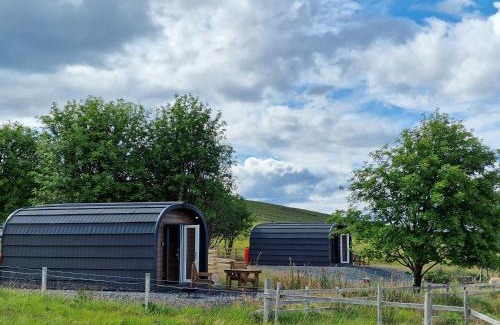 Drumchork House | Serene Gorse Glamping Hideaway - Family-Friendly Retreat