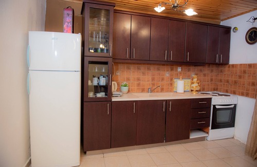 Gortyna House | Relax at Gortis House in Agii Deka with Spa & Pet-Friendly
