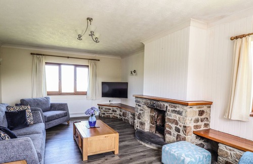 Newport Cottage | GORWELFA, family friendly, with a garden in Newport, Pembrokeshire