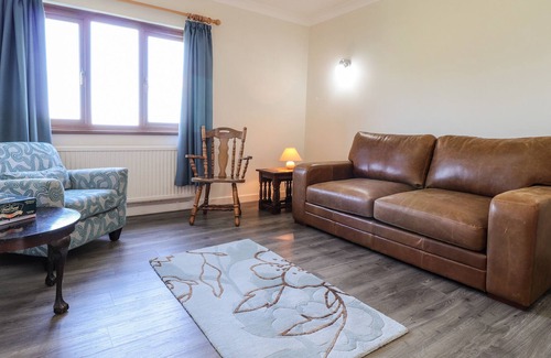 Newport Cottage | GORWELFA, family friendly, with a garden in Newport, Pembrokeshire