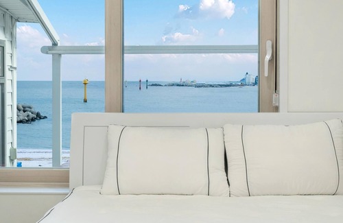 Toseong House | Discover Goseon Badasga: Family-Friendly Retreat Awaits