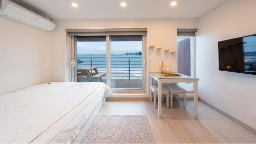 Toseong House | Goseong Badasga per Osyeonbyu Pension