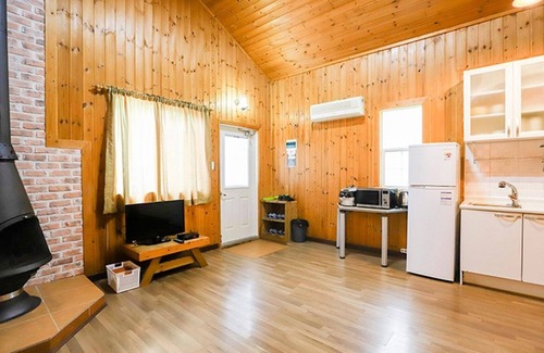 Goseong House | Experience Goseong Gureumwiui Sanchaek Pension with Pools