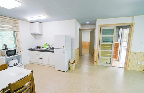 Tonmak House | Relax at Goseong San Deul Bada Pension with Pool & Family Amenities