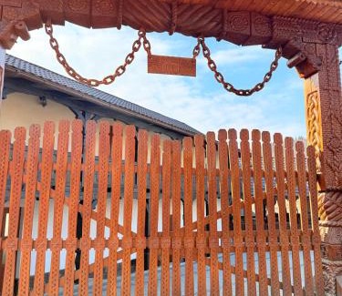 Rozavlea House | Gospodaria Klaus: Guest Rated 10/10 with Pool & Hot Tub