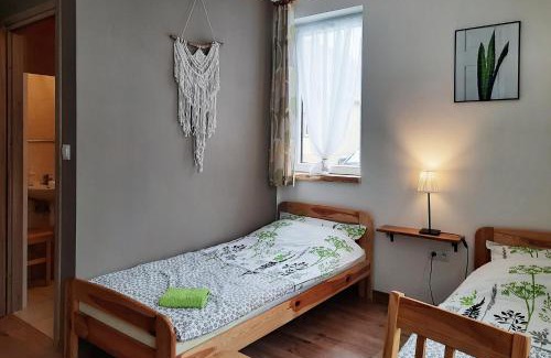 Lipnica Murowana House | Tranquil Gospodarstwo Gościnne Księżycówka with Ocean Views