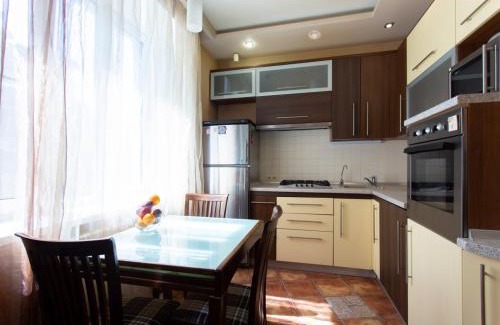 Petrovskoye Apartment | Gosprom District: Family-Friendly with Great Amenities