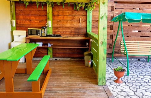 Bol'shoye Goloustnoye House | Discover Gostevoi Dvor Anna: Pet-Friendly Stay with Breakfast