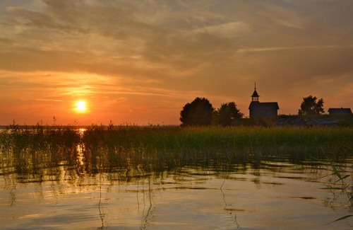 Velikogubskoe House | Cozy Retreat at Gostevoy Dom Krestiki-Noliki with Ocean Views