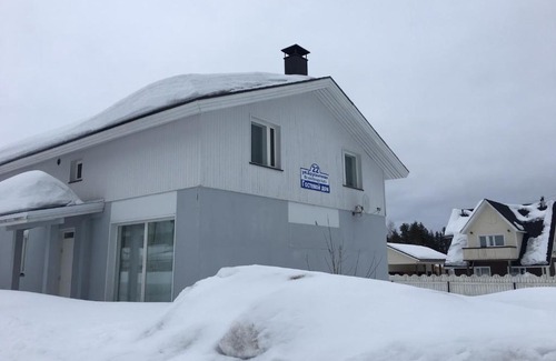 Kostomuksha House | Budget-Friendly Stay at Gostevoy Dom na Brusnichnoy 22