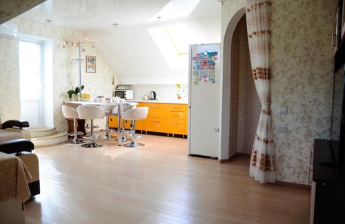 Suzdal Apartment | Pet-Friendly Retreat at Gostevoy dom u Andreya - 10/10 Rated