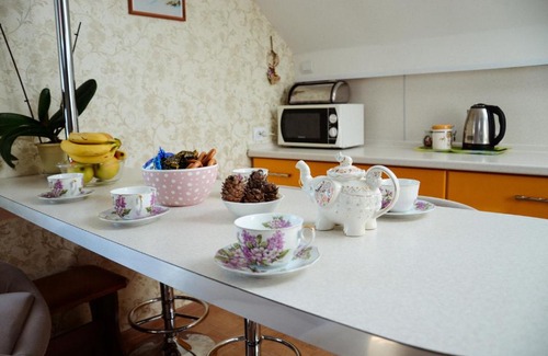 Suzdal Apartment | Pet-Friendly Retreat at Gostevoy dom u Andreya - 10/10 Rated