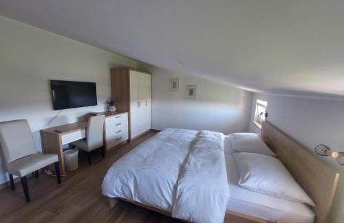 Komen House | Family-Friendly Stay at Gostilna in Pizzeria Pri Brajdi