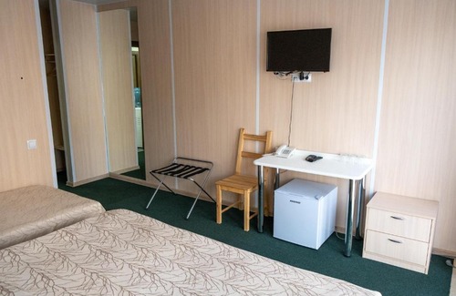 Andomskoe Hotel | Guest Rated: Prionezhskaya Riviera with Hot Tub Relaxation