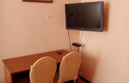 Usman Hotel | Inviting Stay at Gostinitca Prichal with Pool & Breakfast