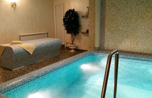Oktyabrskiy Hotel | Discover Comfort at 4-Star Gostinitsa Absolut-Hotel