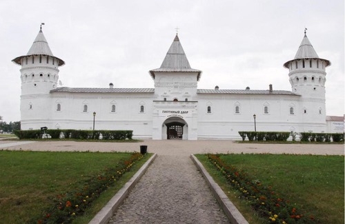Tobolsk Hotel | Budget-Friendly Stay at Gostiny Dvor with Breakfast Included