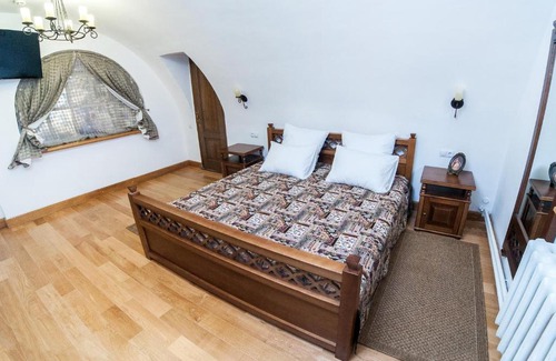 Tobolsk Hotel | Budget-Friendly Stay at Gostiny Dvor with Breakfast Included