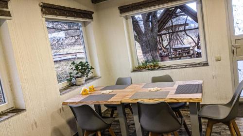 Izki House | Remarkable Gostynna Rodyna: Family & Pet-Friendly Retreat
