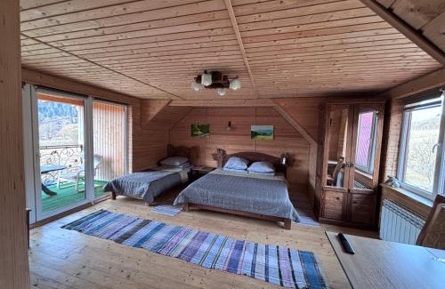Izki House | Remarkable Gostynna Rodyna: Family & Pet-Friendly Retreat