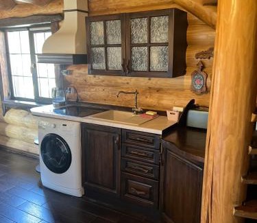 Vyshpil House | Family-Friendly Stay at Gostynna Sadyba Kit Bayun