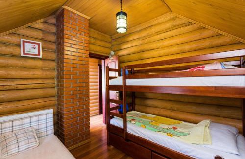 Transcarpathia House | Cozy Stay at Gostynnyi dim Zatyshok - 4-Star, Pet Friendly