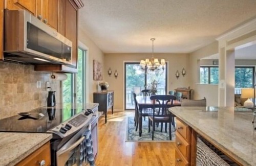 North Shore House | Experience Adventure: Kayaks, Hot Tub & Lake Views Await